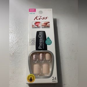 Kiss press on nails